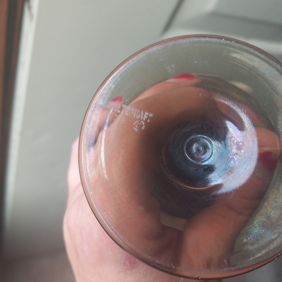 Vintage Pfaltzgraff Rainbow Glass Wine Glasses. Set of 4. - Picture 5 of 6